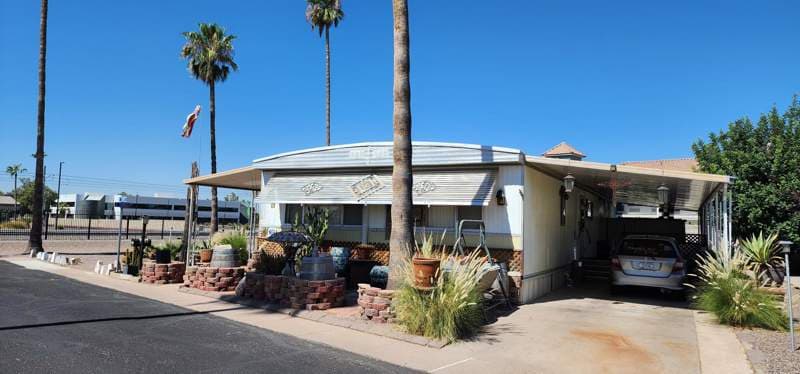 Manufactured home in Phoenix, AZ 85021