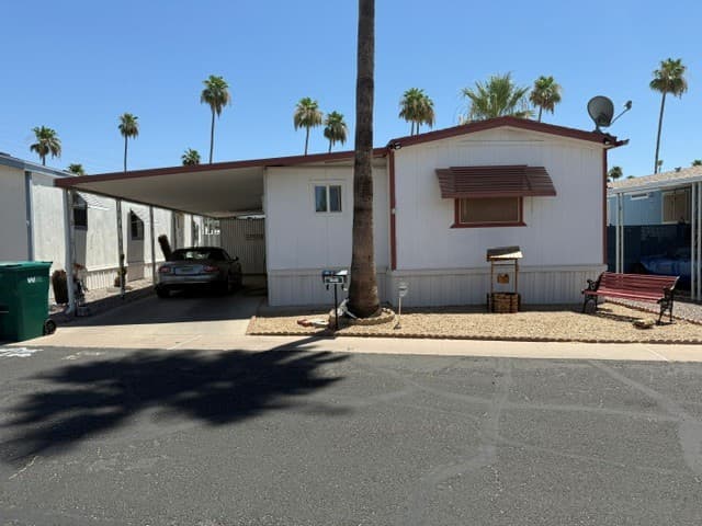 Manufactured home in Phoenix, AZ 85021
