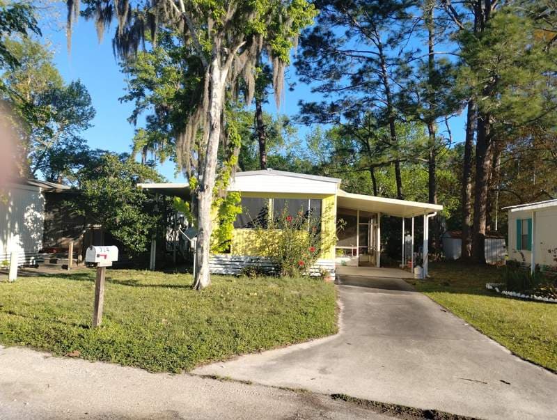 Manufactured home in Saint Augustine, FL 32084