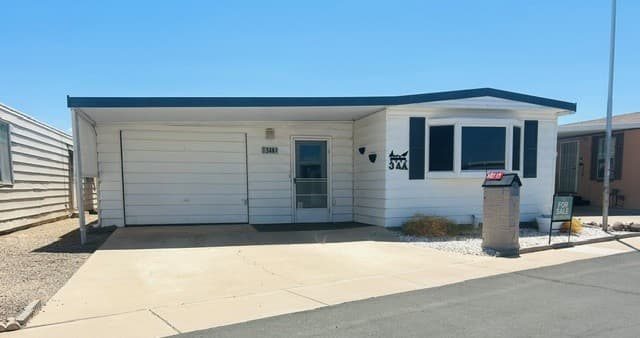 Manufactured home in Peoria, AZ 85345