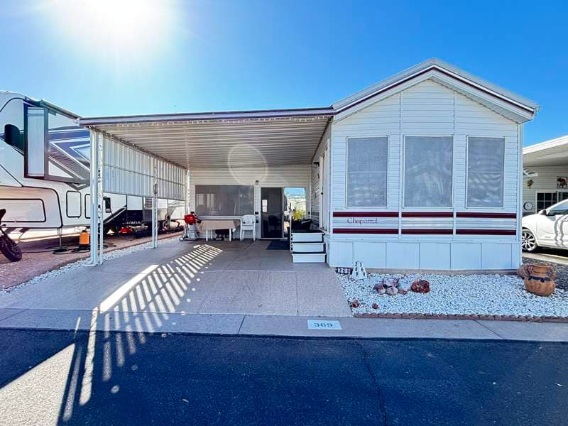 Manufactured home in Apache Junction, AZ 85120