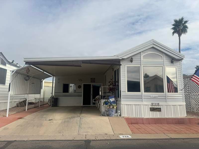 Manufactured home in Apache Junction, AZ 85120