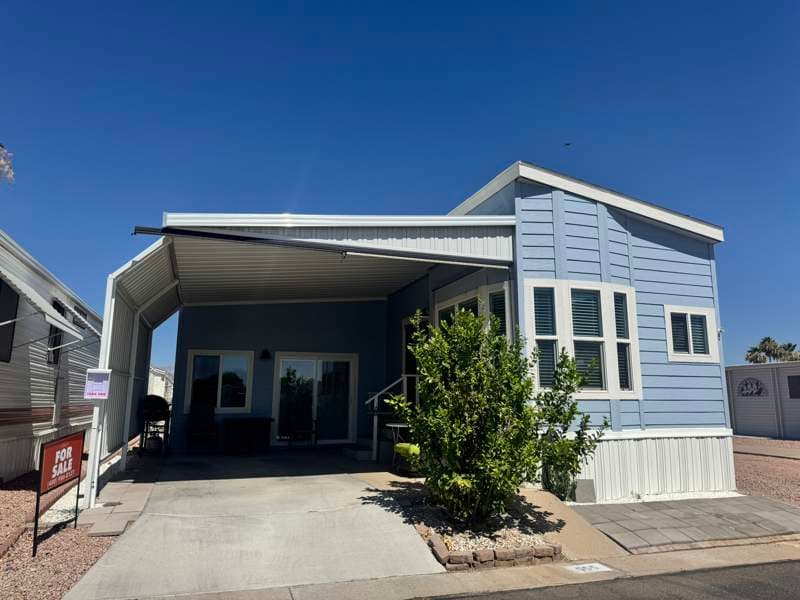 Manufactured home in Apache Junction, AZ 85120