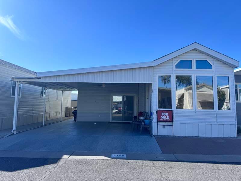 Manufactured home in Apache Junction, AZ 85120