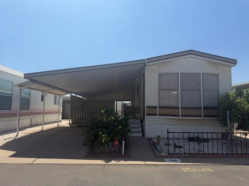 Manufactured home in Apache Junction, AZ 85120