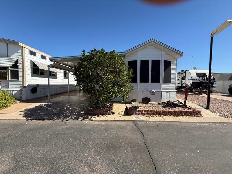 Manufactured home in Apache Junction, AZ 85120