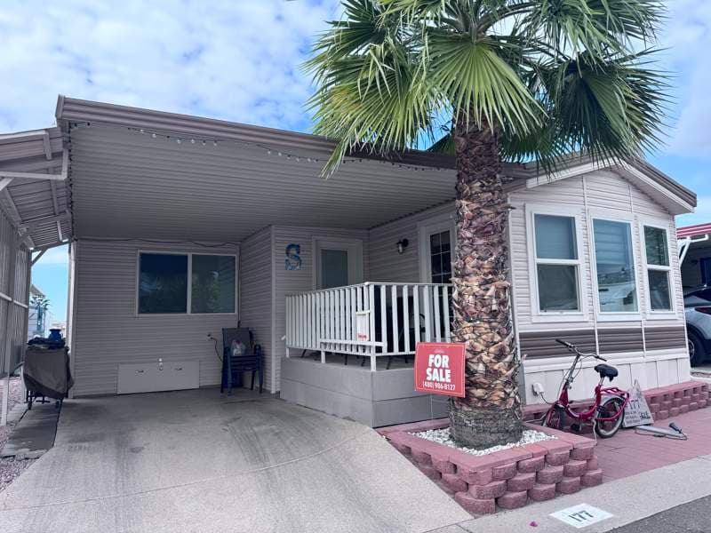 Manufactured home in Apache Junction, AZ 85120
