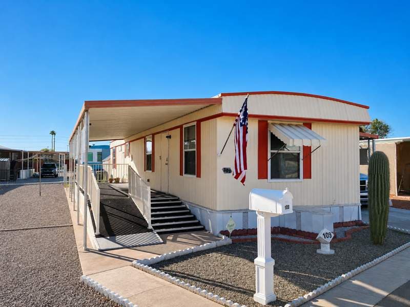 Manufactured home in Tucson, AZ 85705