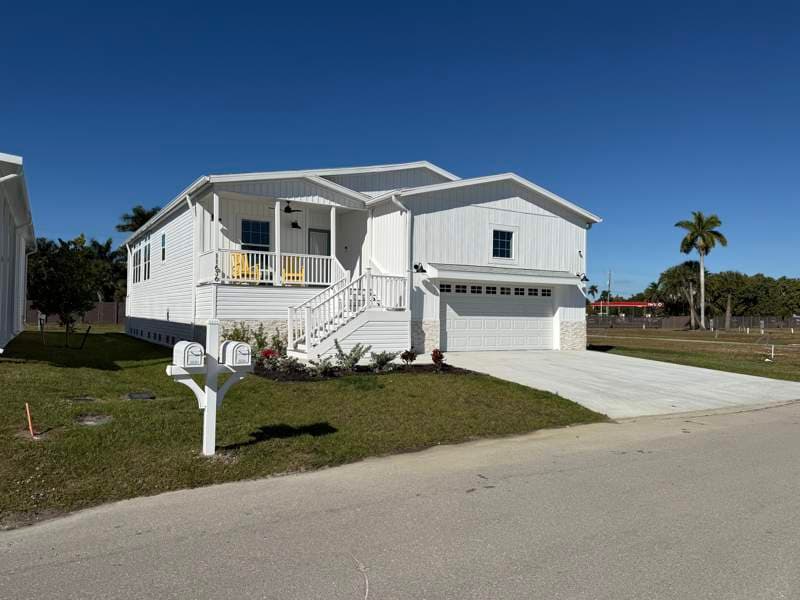 Manufactured home in Fort Myers, FL 33908