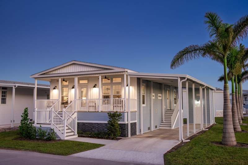 Manufactured home in Fort Myers, FL 33908