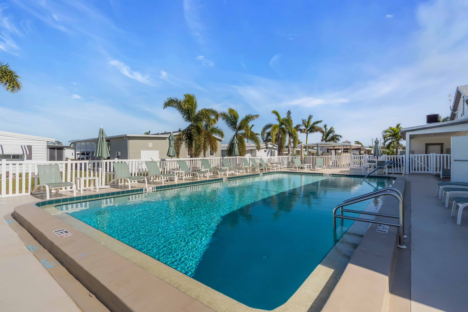 Manufactured home in Bradenton, FL 34207