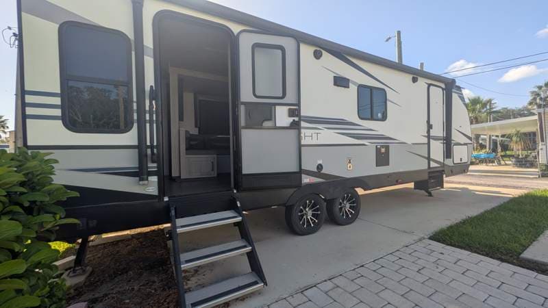 Manufactured home in Plant City, FL 33563