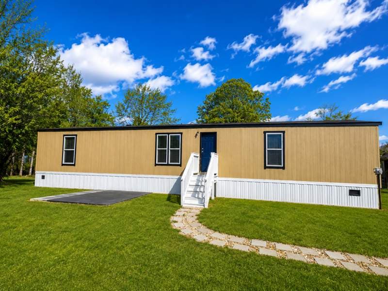 Manufactured home in Windsor, VA 23487