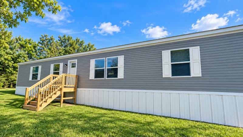 Manufactured home in Windsor, VA 23487