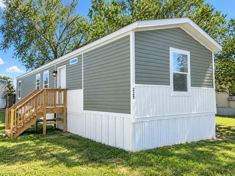 Manufactured home in Windsor, VA 23487