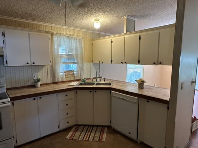 Manufactured home in Sebring, FL 33872