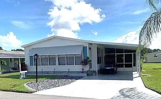 Manufactured home in Lake Placid, FL 33852