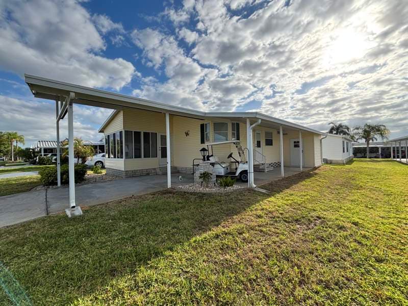Manufactured home in Lake Placid, FL 33852