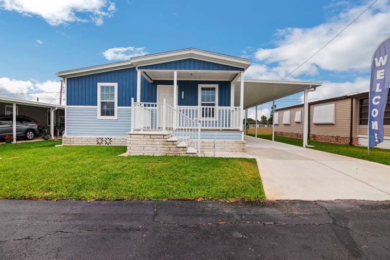 Manufactured home in Avon Park, FL 33825