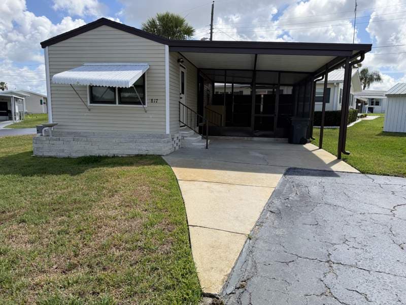 Manufactured home in Avon Park, FL 33825