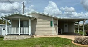 Manufactured home in Avon Park, FL 33825