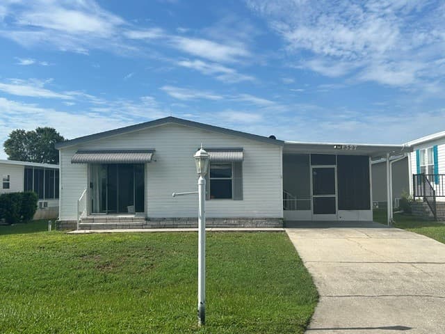 Manufactured home in Lake Wales, FL 33898