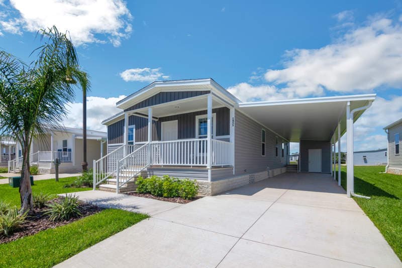 Manufactured home in Frostproof, FL 33843
