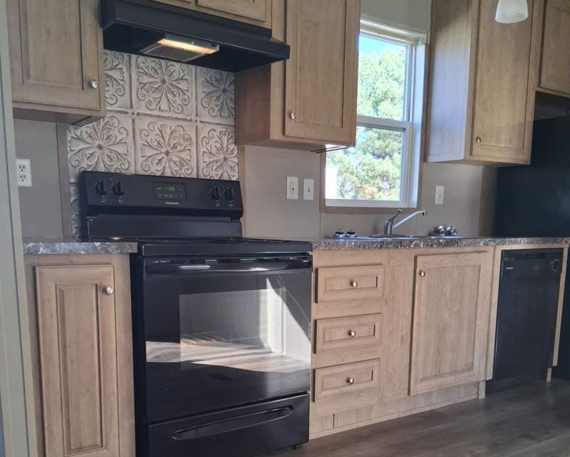 Manufactured home in Madisonville, KY 42431