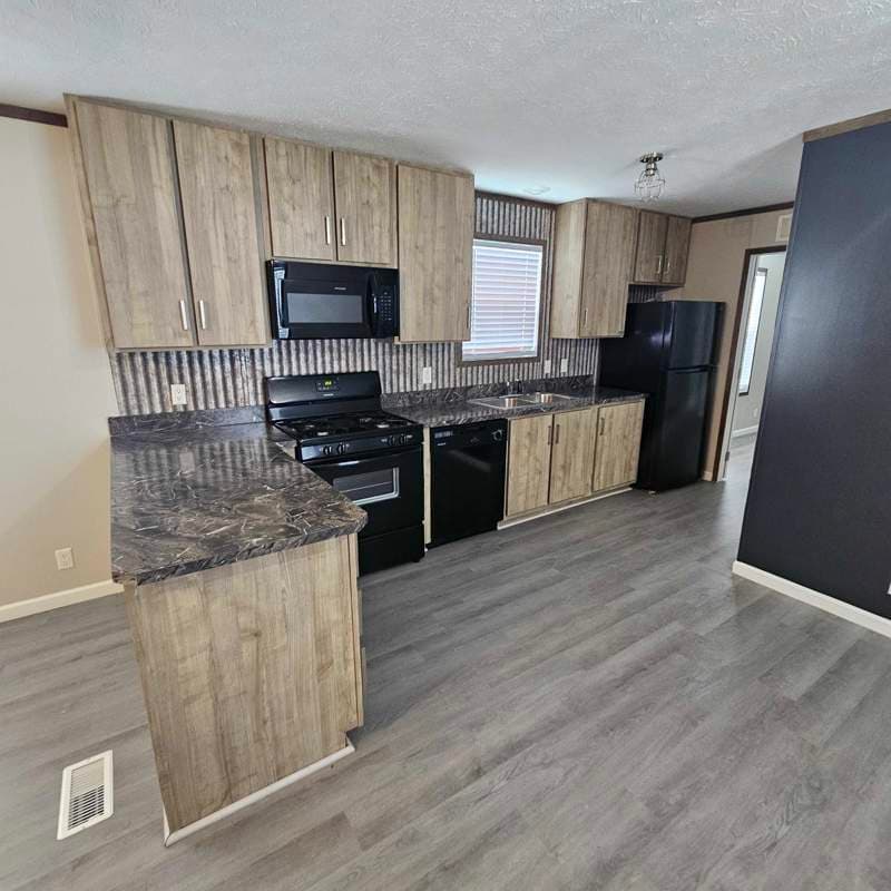 Manufactured home in Fort Wayne, IN 46818