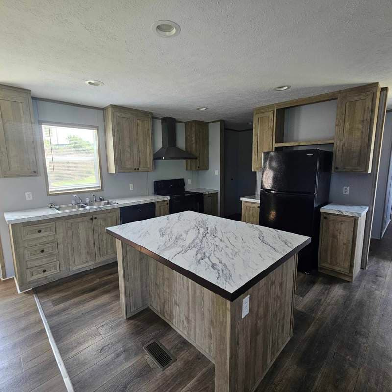 Manufactured home in Fort Wayne, IN 46818