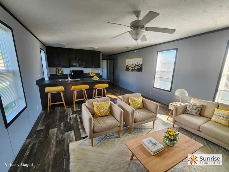 Manufactured home in Fort Wayne, IN 46818
