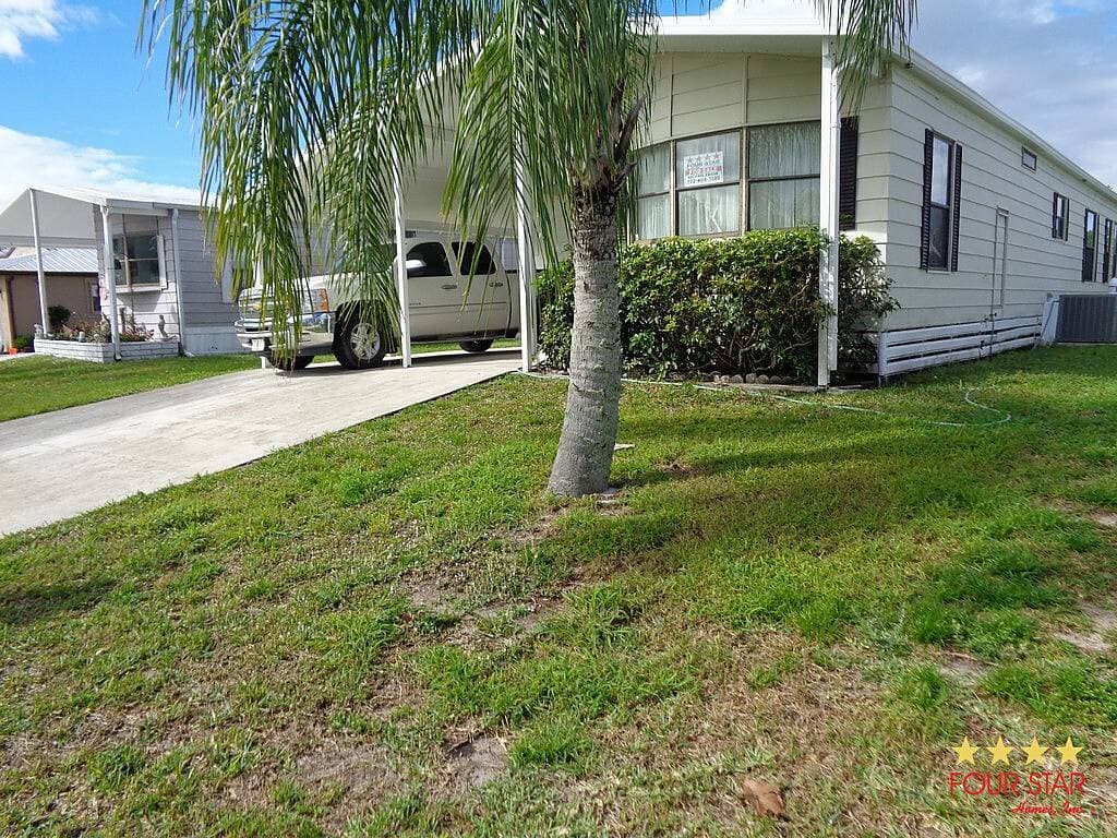 Manufactured home in Fort Pierce, FL 34951
