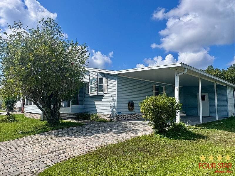 Manufactured home in Kissimmee, FL 34758