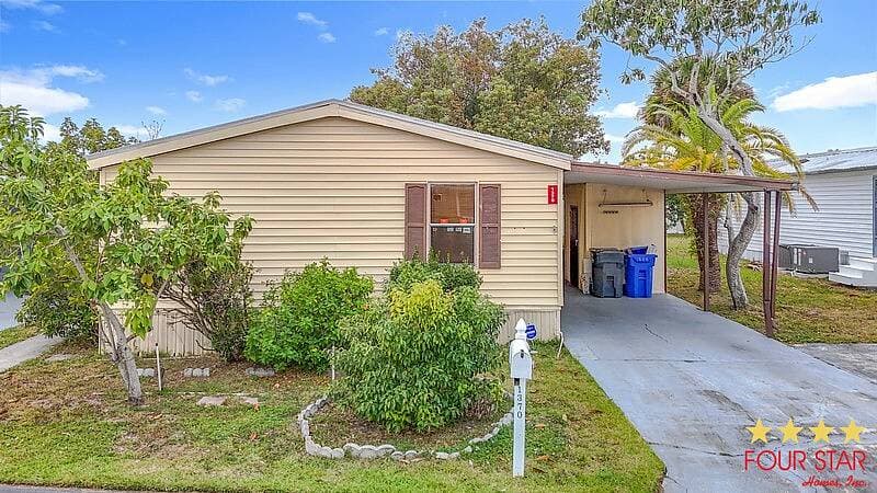 Manufactured home in Tampa, FL 33613