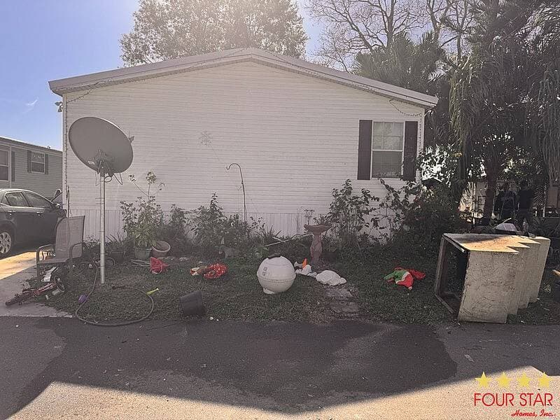 Manufactured home in Lake Wales, FL 33859