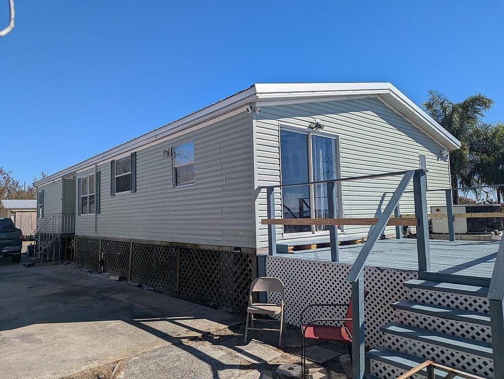 Manufactured home in Lake Wales, FL 33859