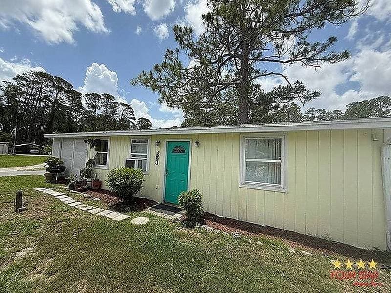 Manufactured home in Ormond Beach, FL 32174