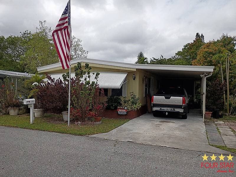 Manufactured home in Margate, FL 33063