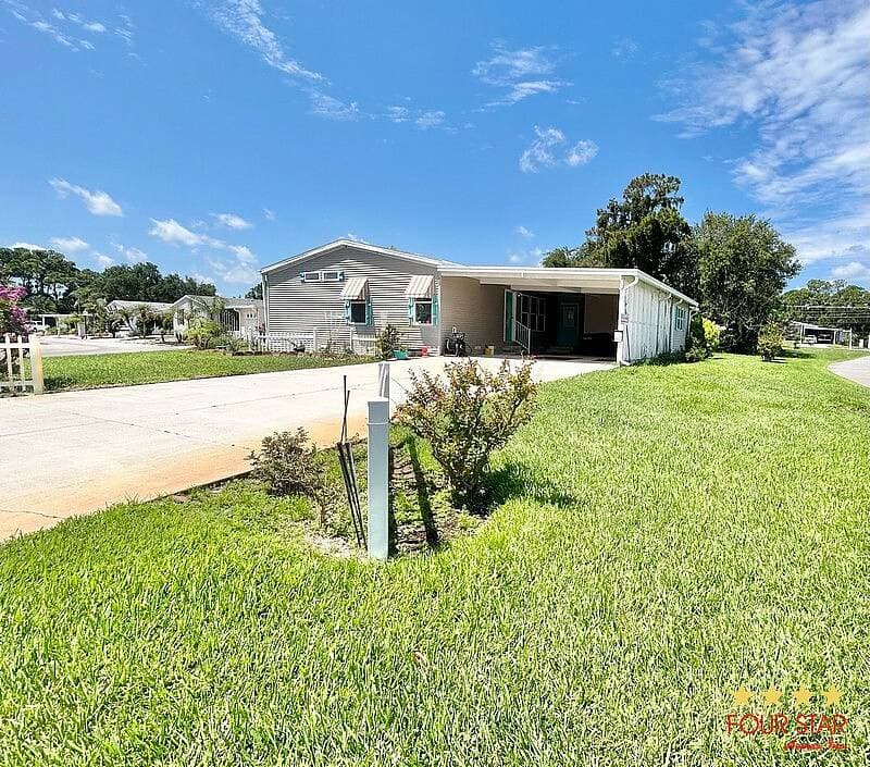 Manufactured home in Edgewater, FL 32141