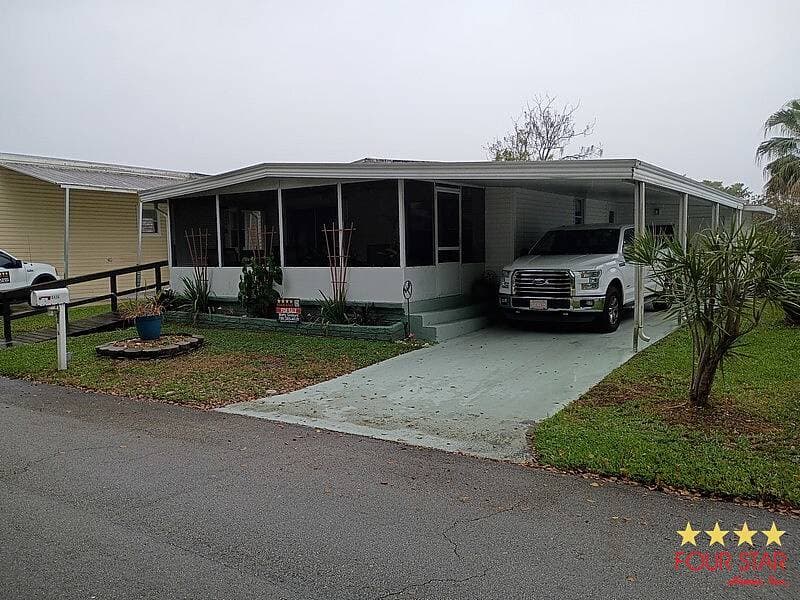 Manufactured home in Margate, FL 33063