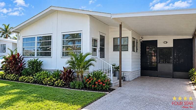 Manufactured home in Vero Beach, FL 32966
