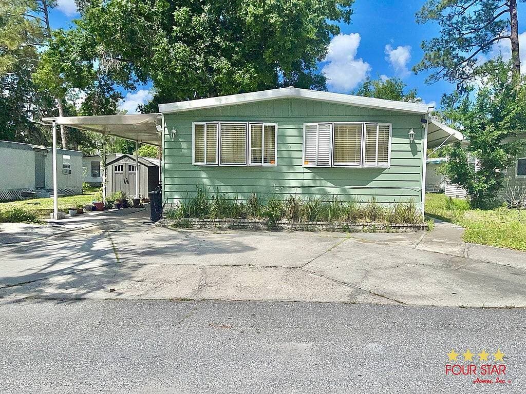 Manufactured home in Kissimmee, FL 34746
