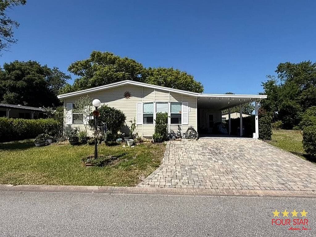 Manufactured home in Ormond Beach, FL 32174