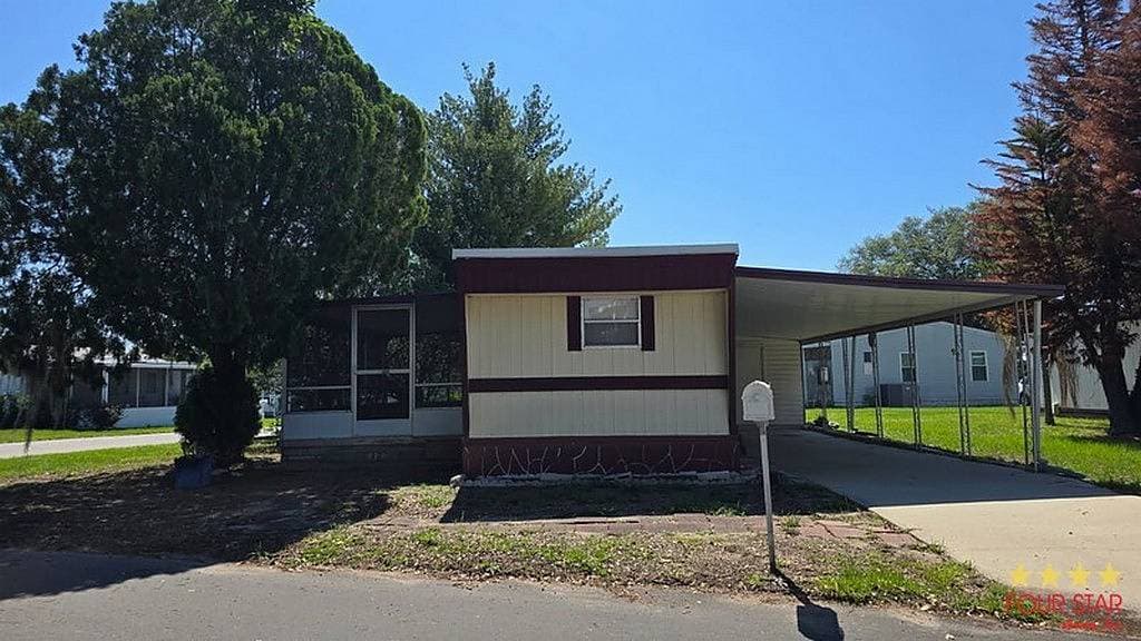 Manufactured home in Casselberry, FL 32707