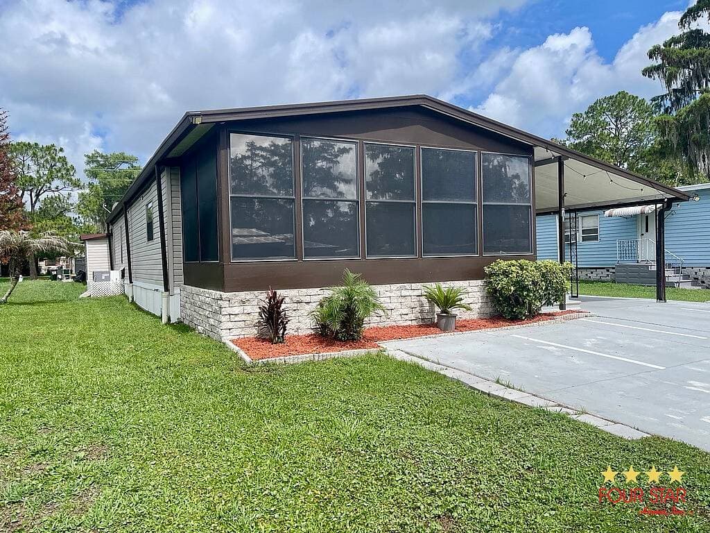 Manufactured home in Kissimmee, FL 34746