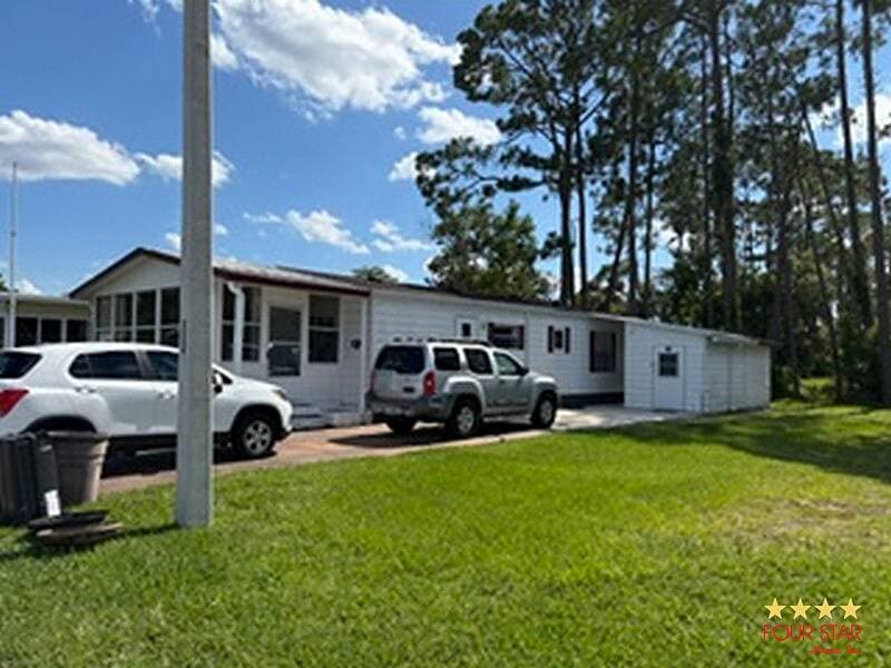 Manufactured home in Port Orange, FL 32129