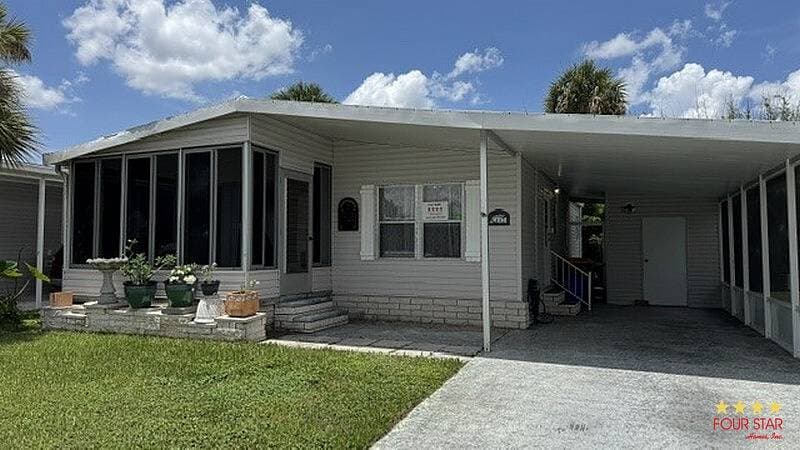 Manufactured home in Vero Beach, FL 32966