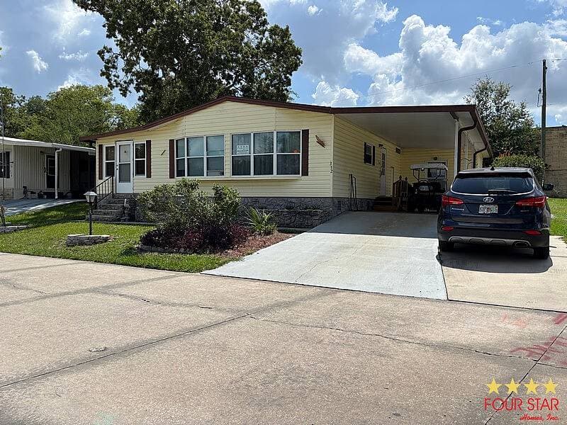 Manufactured home in Orange City, FL 32763