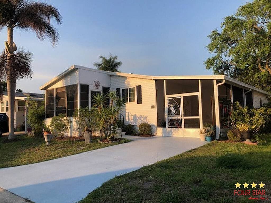 Manufactured home in Vero Beach, FL 32966