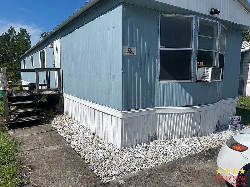 Manufactured home in Cocoa, FL 32926